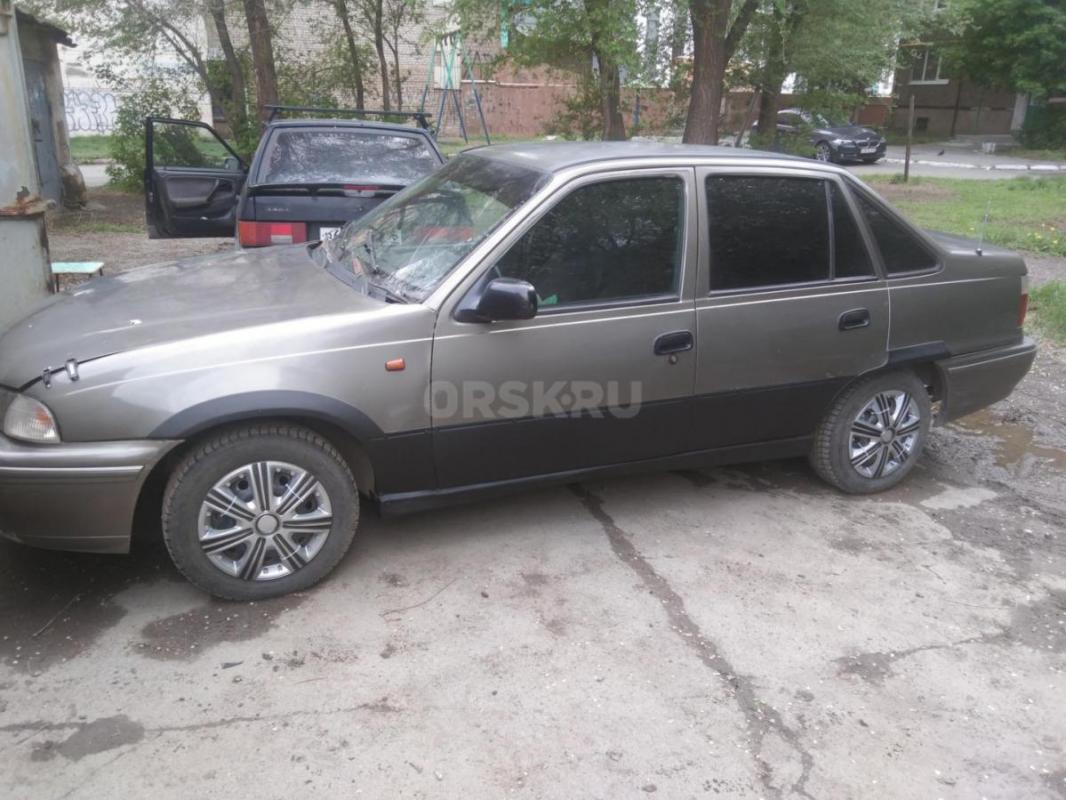Продам нексию сел поехал по кузову косяки годы берут свое, движок КПП нормальные ходовку перебирали, - Орск