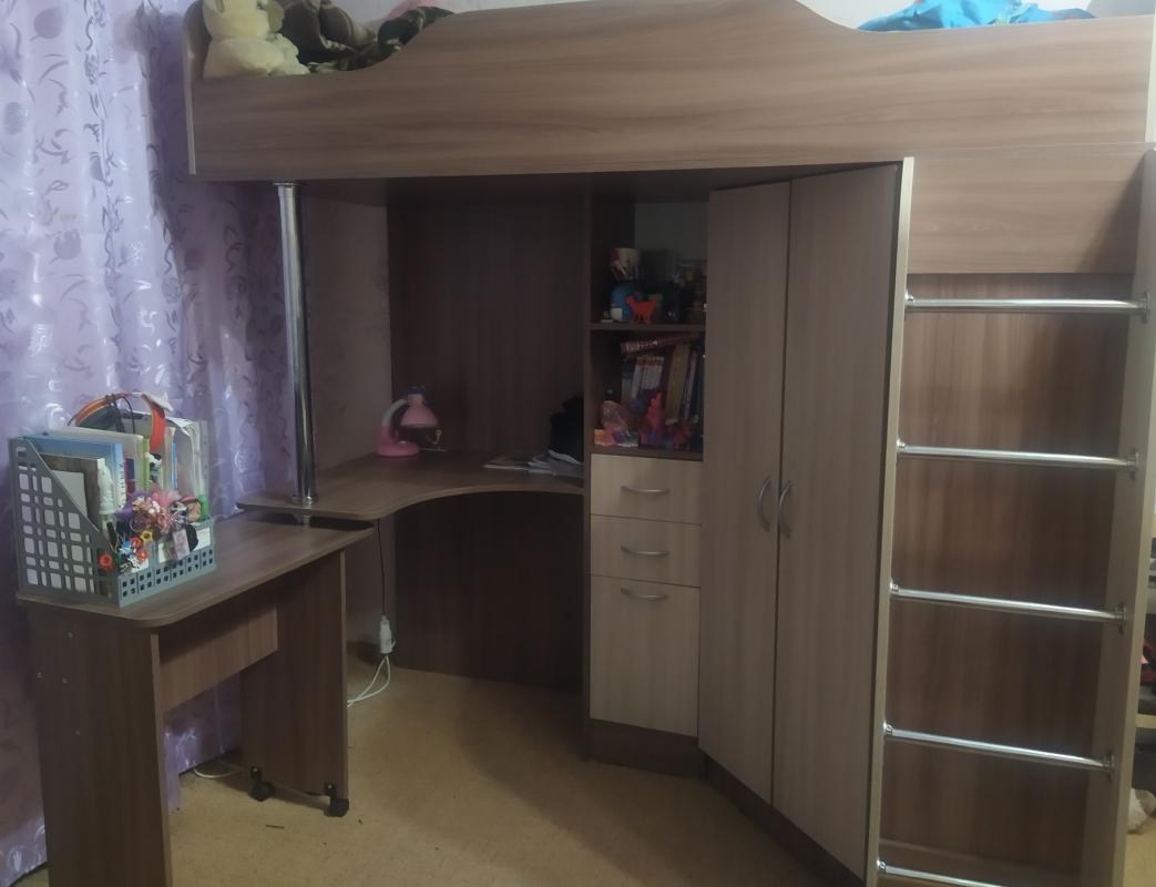 Продам детскую кровать-чердак (кровать, вместительный угловой шкаф, стол) в отличном состоянии. - Новотроицк