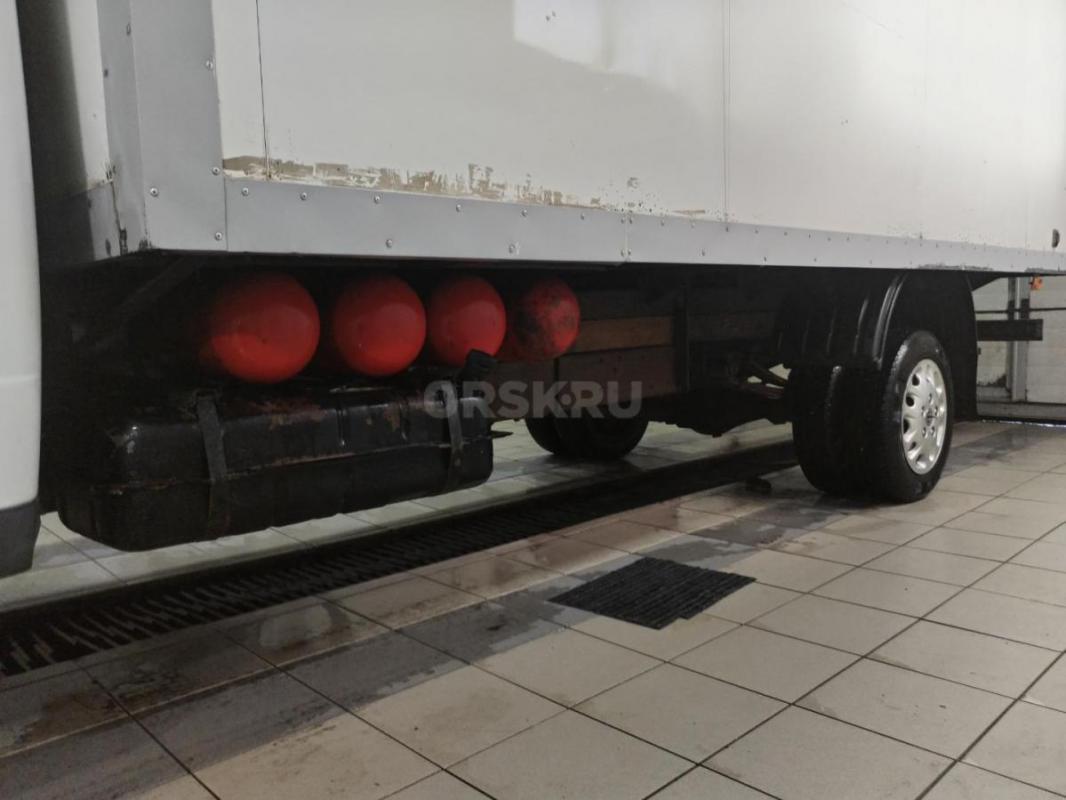 Продам газель будка 5метров в хорошем состоянии двигатель 4216 стоит метан возможен обмен на легково - Орск
