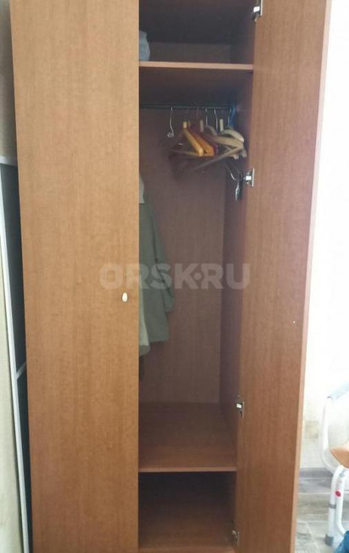 Продаётся плательный шкаф с двумя распашными дверями, цвет &amp;quot;бук&amp;quot;. - Орск