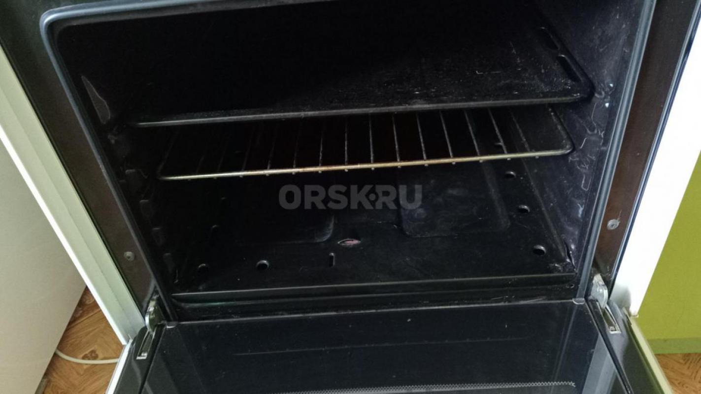 Продам газовую плиту Гефест в очень хорошем состоянии , 60 см., электророзжиг четырёхканальный, подс - Орск