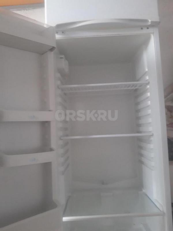 продам холодильник хорошее состояние не гнилой морозит хорошо не ремонтировался - Орск