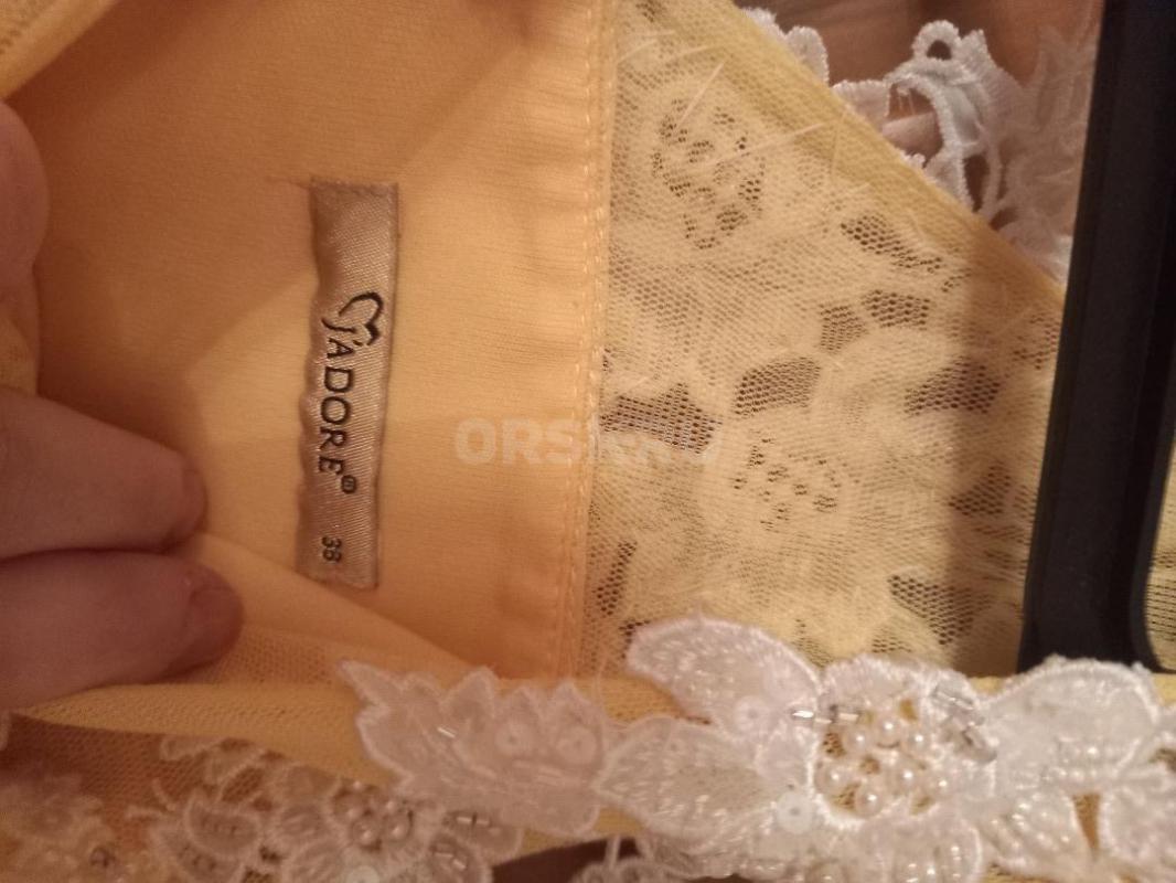 Продам платье на худенькую девушку разм. 38               
 В отличном состоянии, надевалось один р - Орск