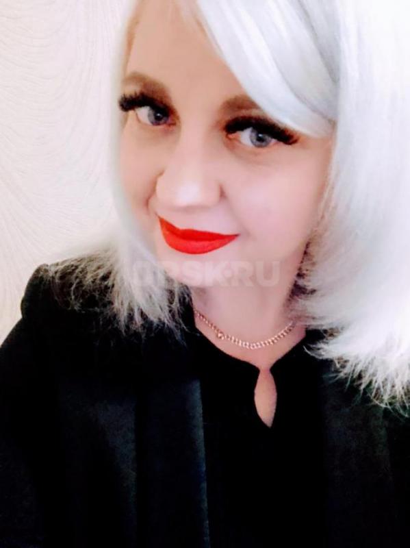Женщина 37 лет, ищу подработку или график 2/2 , большой опыт работы в торговле. - Орск