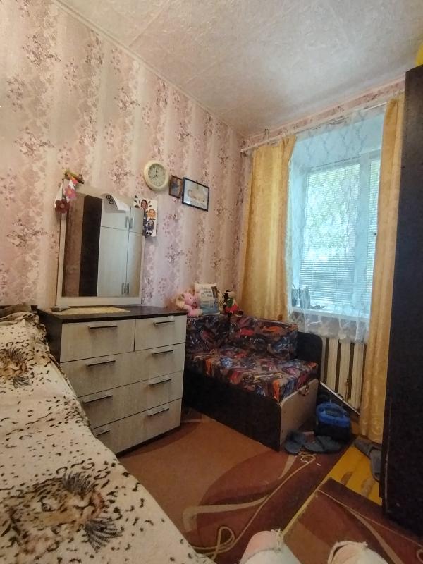 На продажу предлагается уютная 2-комнатная квартира, расположенная на первом этаже 4-х этажного дома - Гай