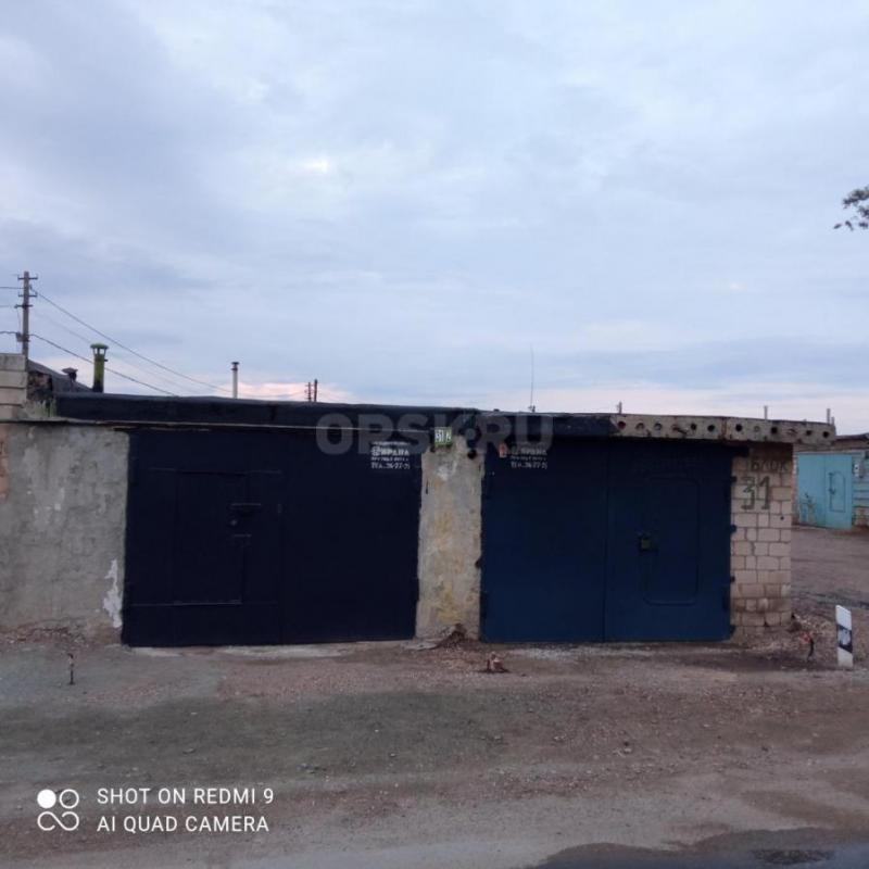 Продаю гараж на ОЗТП, ул РУДНАЯ, ГПК прицеп, погреб, Крыша перекрыта бикростом в 2024 году, ворота - Орск