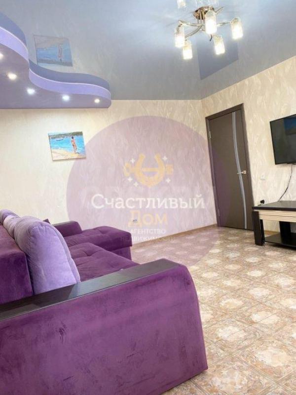 Продам шикарную 2-х комнатную квартиру в самом центре города, расположенную на 4-м этаже 5-ти этажно - Орск
