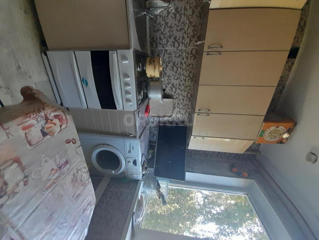 Продам трёшку на Добровольского, в квартире имеется:
 -два застеклённых балкона;
 -полы стяжка+нов - Орск