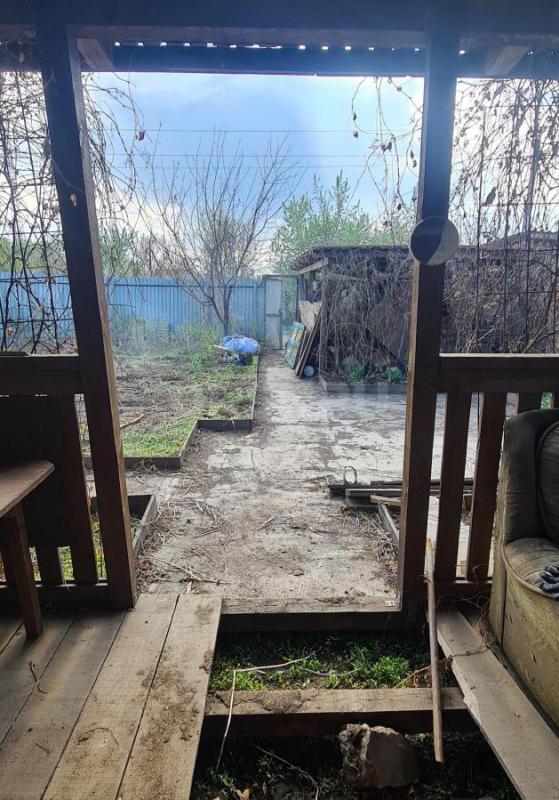 Продам сад 6 соток, удобное расположение, есть два входа, ворота, большой дом, просторная веранда, ц - Орск