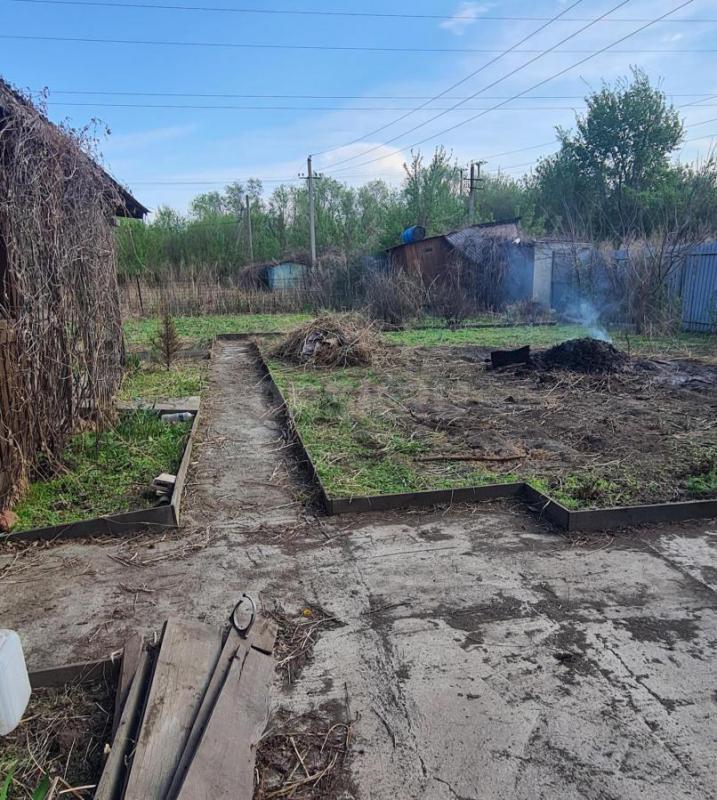 Продам сад 6 соток, удобное расположение, есть два входа, ворота, большой дом, просторная веранда, ц - Орск