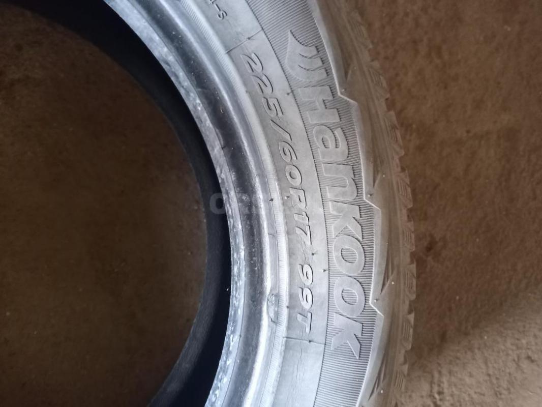 Продам шины зимние шипов 30/40 процентов 225/60/17 4 шт. - Орск