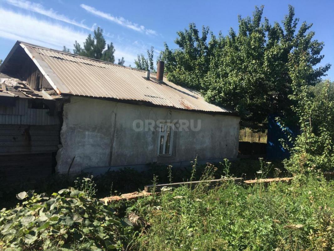 Дачный дом мазанка 14,9 м2 на участке 6,37 сот с гаражом. - Орск
