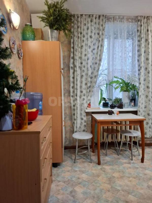 Продам квартиру старого типа (сталинка) в центре города, пр. - Орск