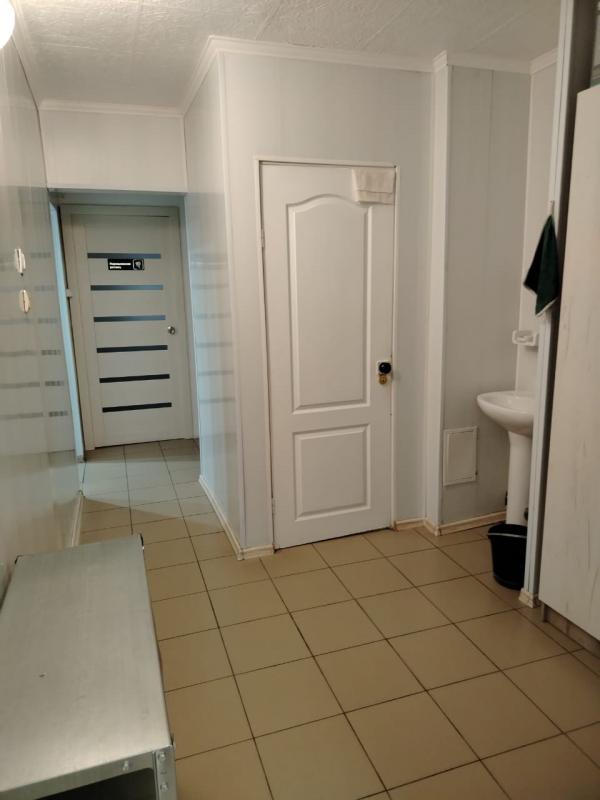 Продам 1/2 доли в нежилом помещении , три кабинета ,плюс действующий бизнес ателье приносящий ежедне - Новотроицк