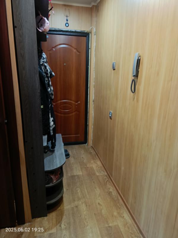 Продам 2х комнатную уютную квартиру, распашонку , входы раздельные. - Новотроицк