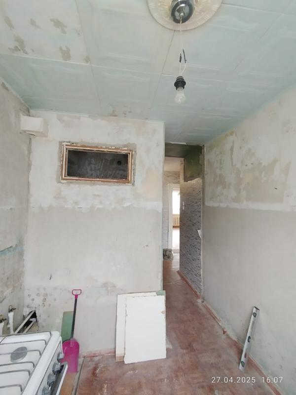 Продажа 2-х комнатной квартиры, остановка Новотроицк, третий этаж, распашонка, 2 балкона. - Новотроицк