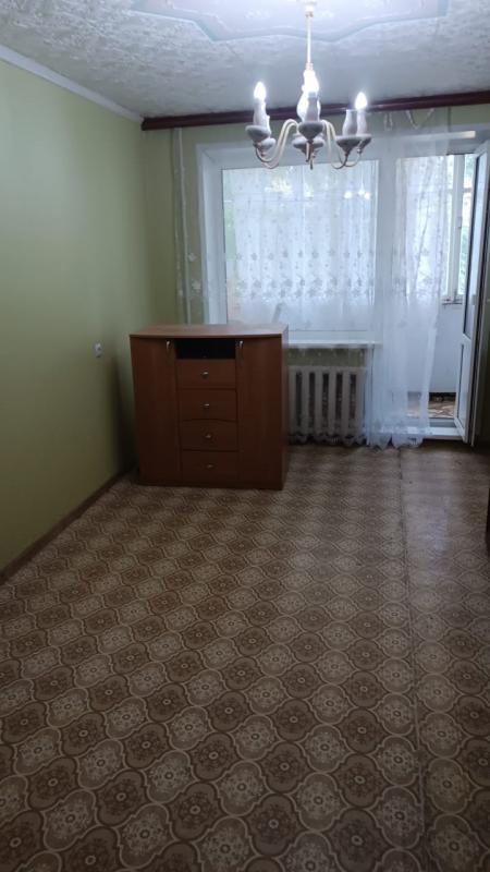 Продам квартиру улучшенной планировки в шестом микрорайоне - Орск