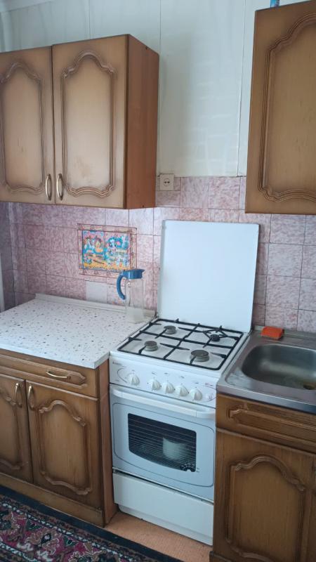 Продам квартиру улучшенной планировки в шестом микрорайоне - Орск