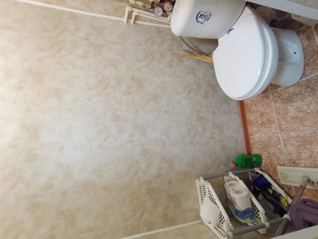 Продается 3-х комнатная квартира на четвёртом этаже пятиэтажного дома в тихом районе города
по адре - Новотроицк