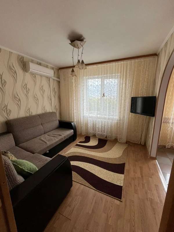 Продаётся уютная трёхкомнатная квартира площадью 62.1 квадратных метра на улице Винокурова, 12а в го - Новотроицк