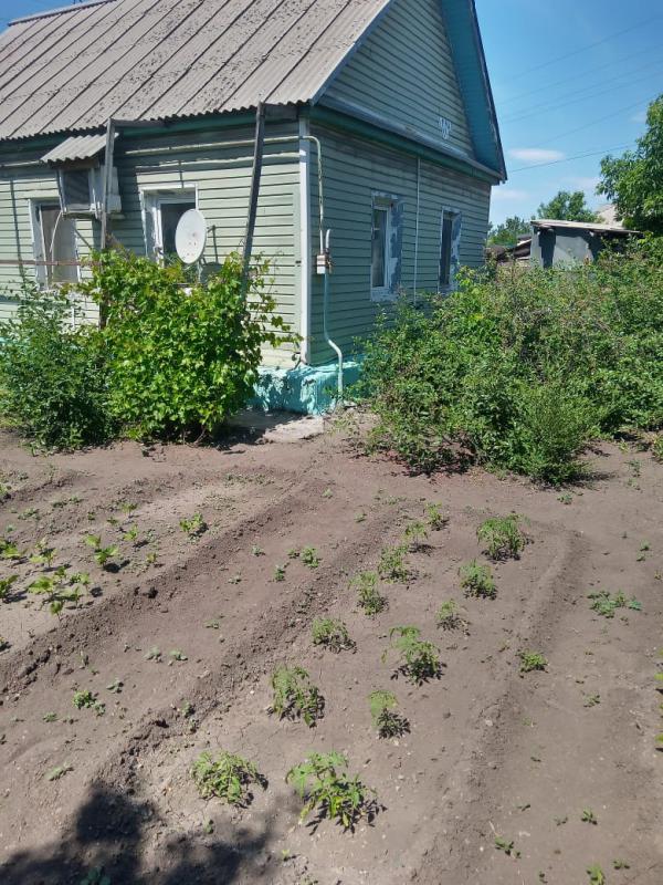 Продам дом на Юрге. рядом магазины, остановка все в шаговой доступности. - Новотроицк