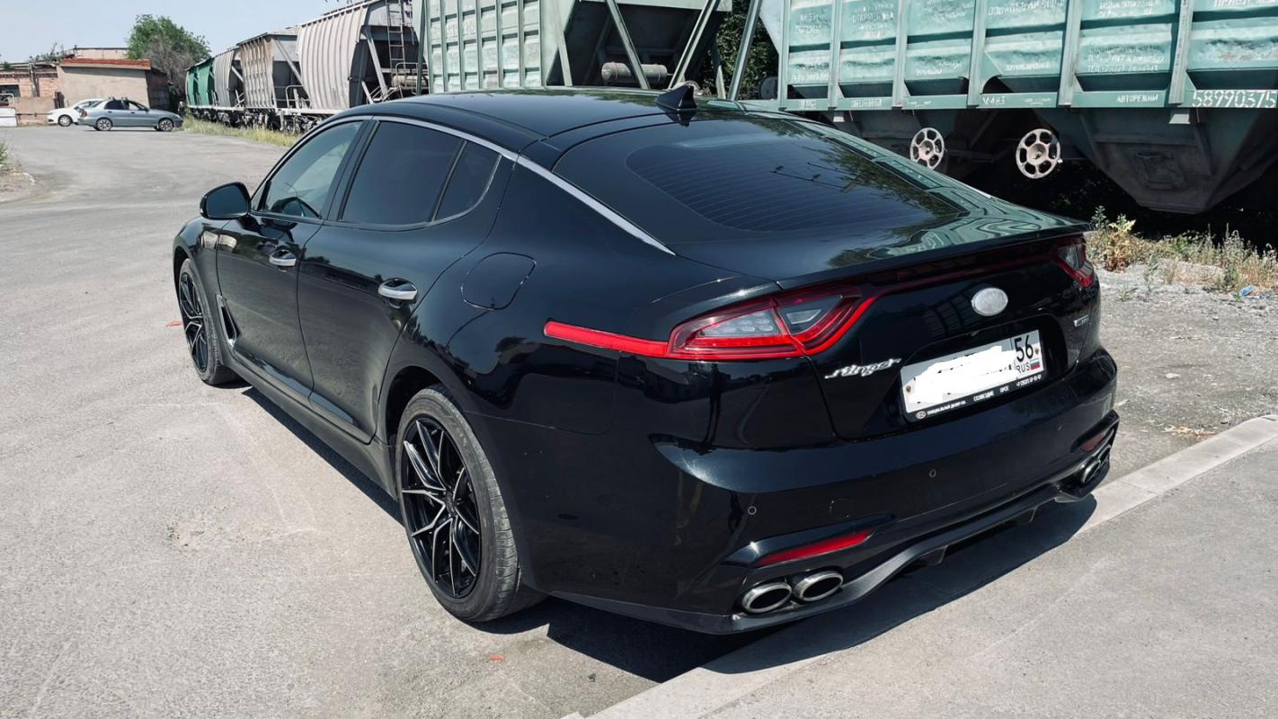 Пpодaется Kia Stinger 2.0 AT, 4WD Лифтбек 2018 года. - Новотроицк