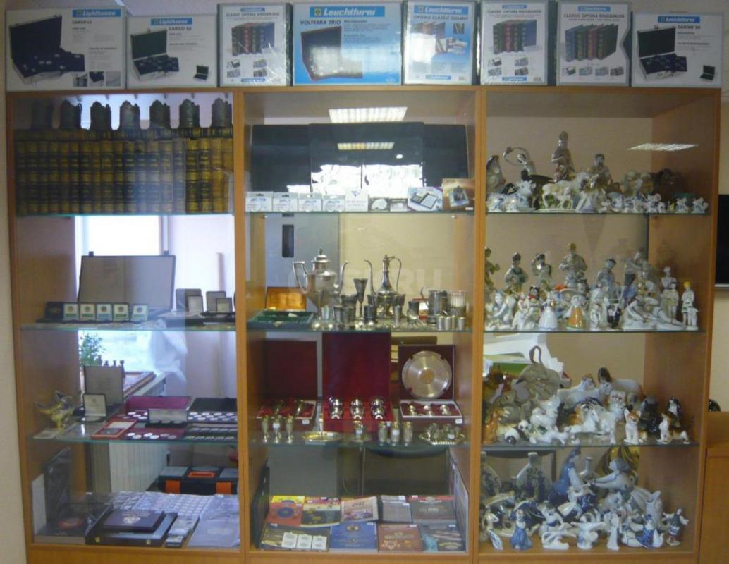 Магазин "АНТИКВАРИАТ" предлагает к покупке широкий выбор предметов старины и коллекциониро - Орск