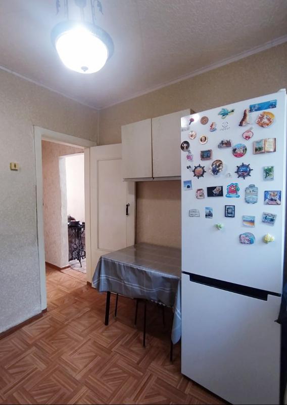 ПРОДАËТСЯ 1- КОМНАТНАЯ КВАРТИРА, НА 1 ЭТАЖЕ, 
ПО АДРЕСУ - Г. - Новотроицк