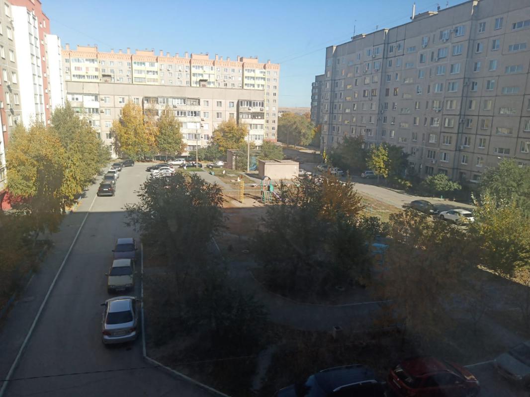 Продается теплая и уютная 3-комнатная квартира улучшенной планировки в хорошем состоянии. - Орск