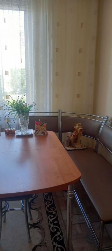 Продам двухкомнатную квартиру, квартира полностью мебелирована, есть лифт и камера у подъезда - Новотроицк