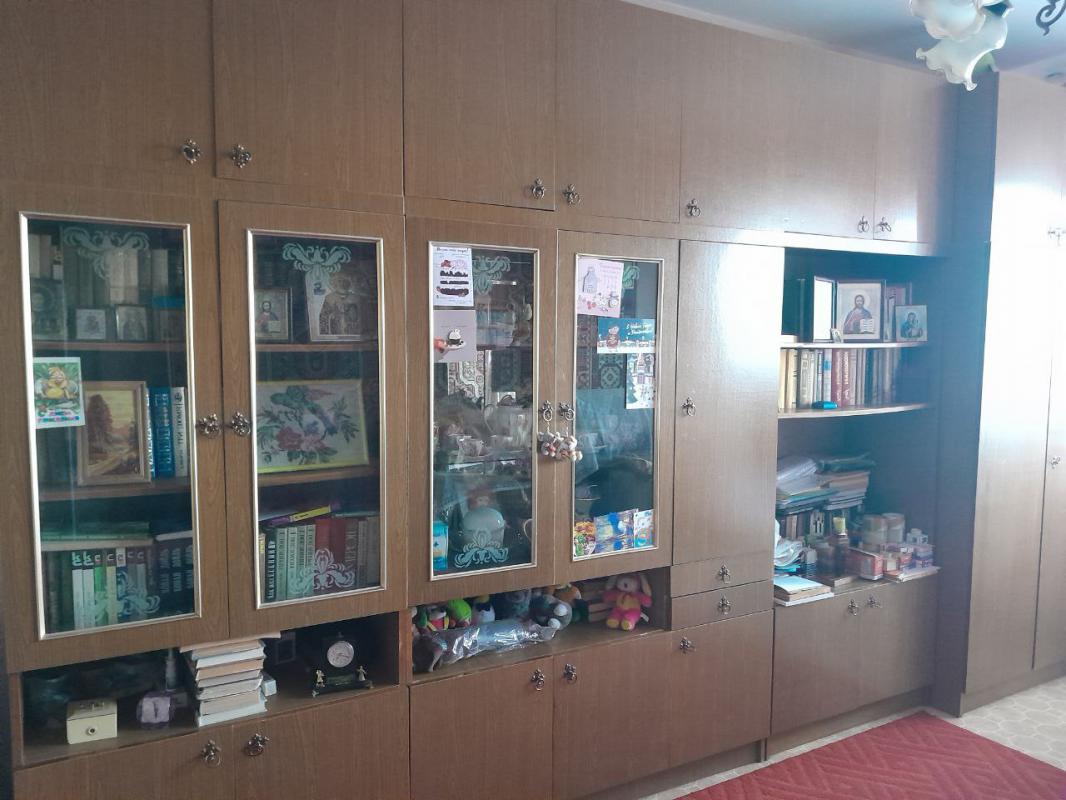ПРОДАËТСЯ 1 - КОМНАТНАЯ КВАРТИРА, УЛУЧШЕННОЙ ПЛАНИРОВКИ
на 6 этаже, 9 - ти этажного дома по адресу - - Новотроицк