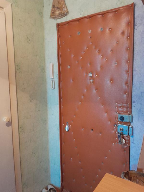 ПРОДАËТСЯ 1 - КОМНАТНАЯ КВАРТИРА, УЛУЧШЕННОЙ ПЛАНИРОВКИ
на 6 этаже, 9 - ти этажного дома по адресу - - Новотроицк
