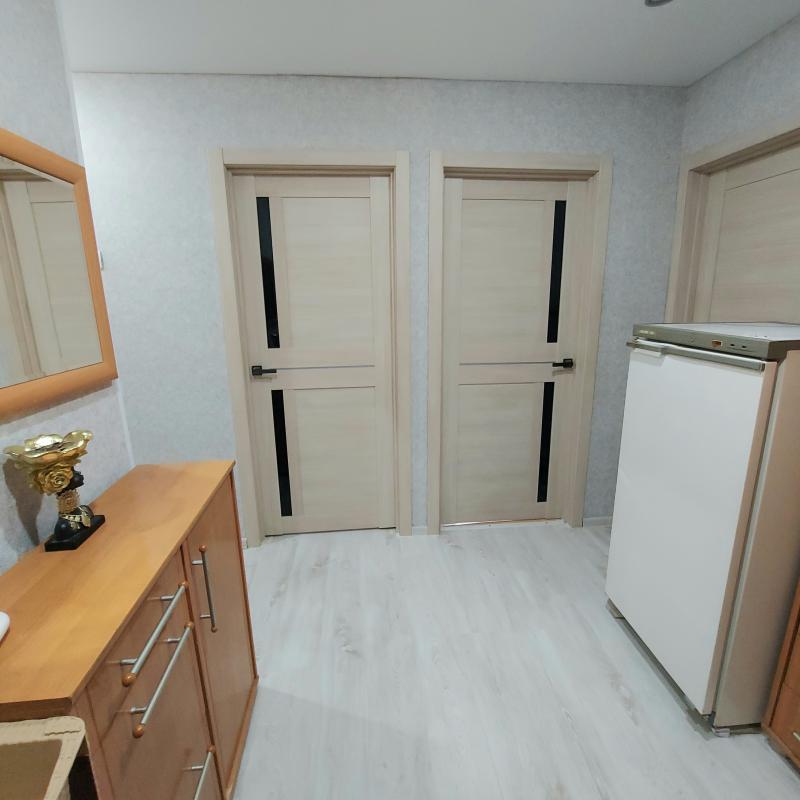 Продам 3-х комнатную квартиру на втором этаже 5-ти этажного панельного дома по адресу: г. - Новотроицк