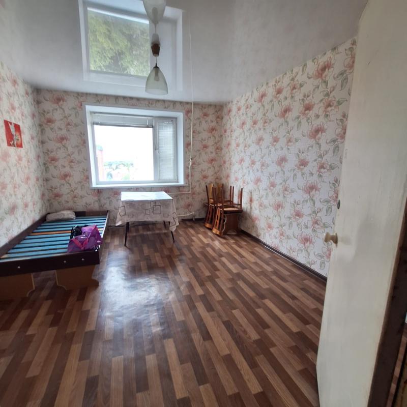 Продам комнату в общежитии на 8 этаже, площадью 14,2 м2. - Оренбург
