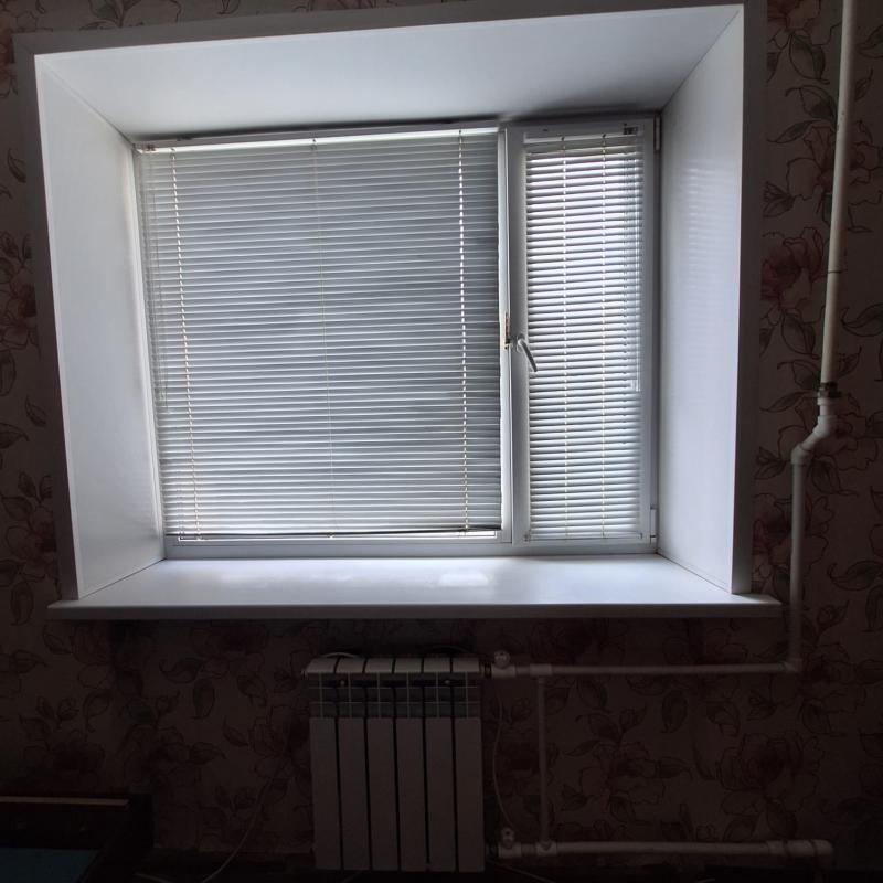 Продам комнату в общежитии на 8 этаже, площадью 14,2 м2. - Оренбург