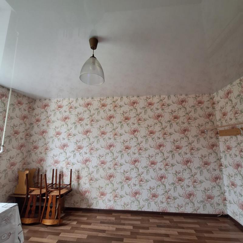 Продам комнату в общежитии на 8 этаже, площадью 14,2 м2. - Оренбург