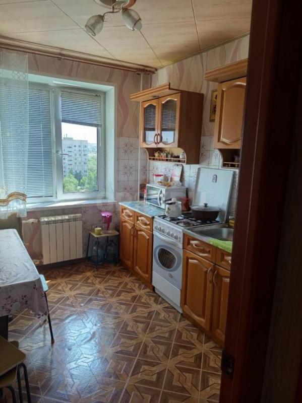 Продаётся 3-комнатная квартира, на 8 этаже в 9-этажном доме. - Орск