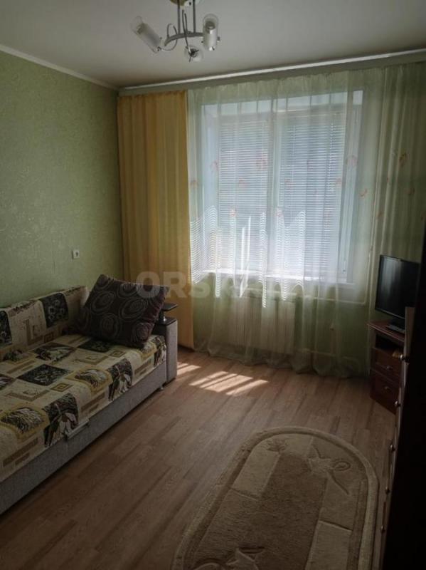 Продаётся 3-комнатная квартира, на 8 этаже в 9-этажном доме. - Орск