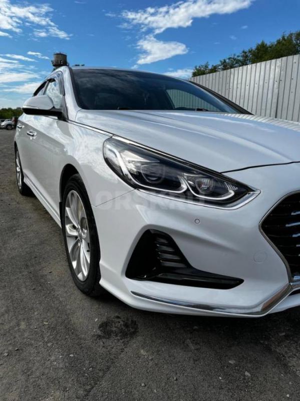 Продам Hyundai Sonata 2017 года 
С салона выехала в 2018 году
С 2018 года и по сей день один владе - Гай