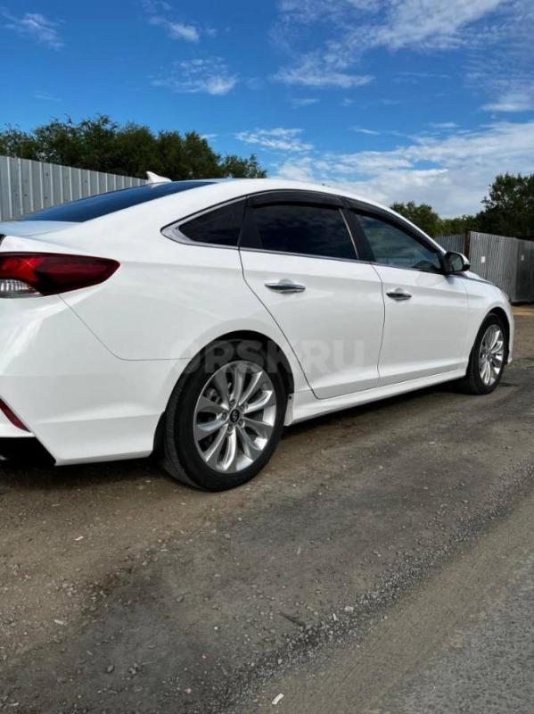 Продам Hyundai Sonata 2017 года 
С салона выехала в 2018 году
С 2018 года и по сей день один владе - Гай
