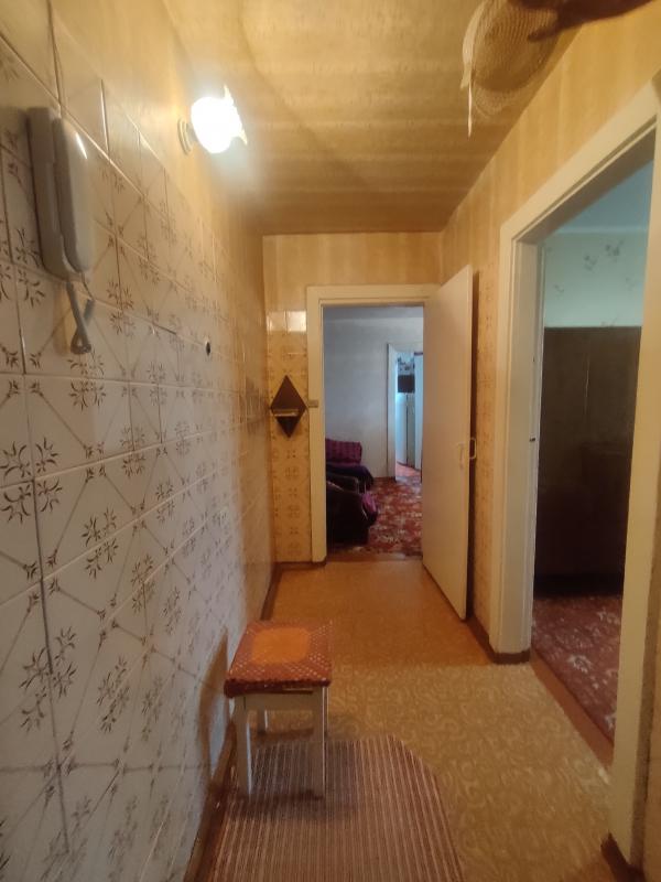 Продаётся просторная четырехкомнатная квартира (45-ка) площадью 60.8 квадратных метров, расположенна - Новотроицк