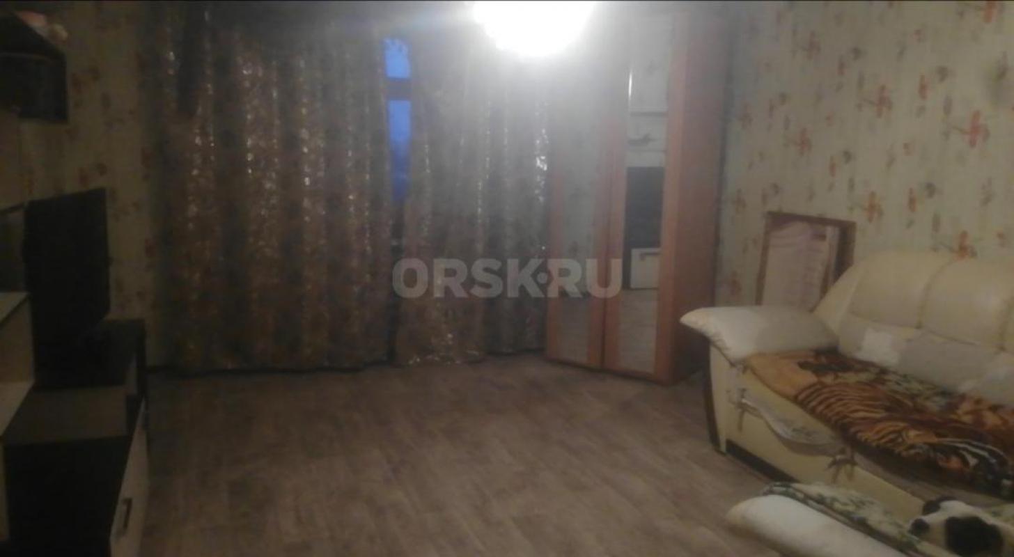 Сдам в однокомнатную квартиру МЖК квартал 240 ул. - Орск