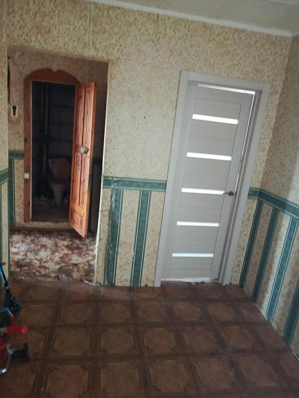 Квартира без ремонта, частично поменяны двери, кондиционер - Новотроицк