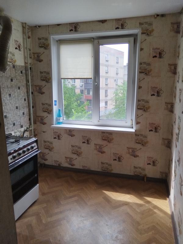 Продается 4-х комнатная квартира по ул. - Новотроицк