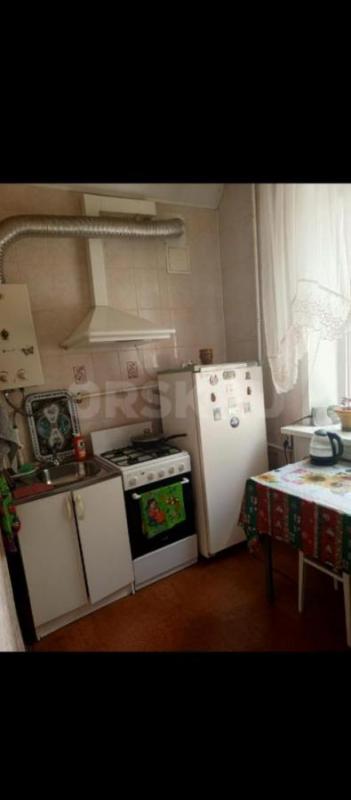 Продам 2-х комнатную квартиру в теплом доме с высокими потолками и уютным двориком, есть погреб - Орск