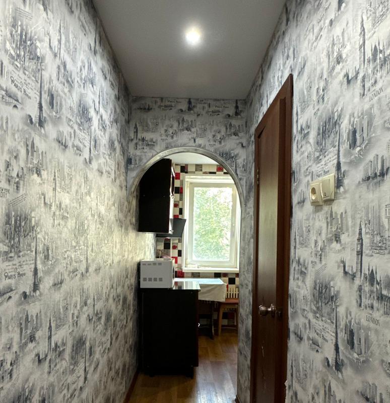 В продаже однокомнатная благоустроенная квартира, расположенная на 2 м этаже 5 этажного дома, площад - Новотроицк