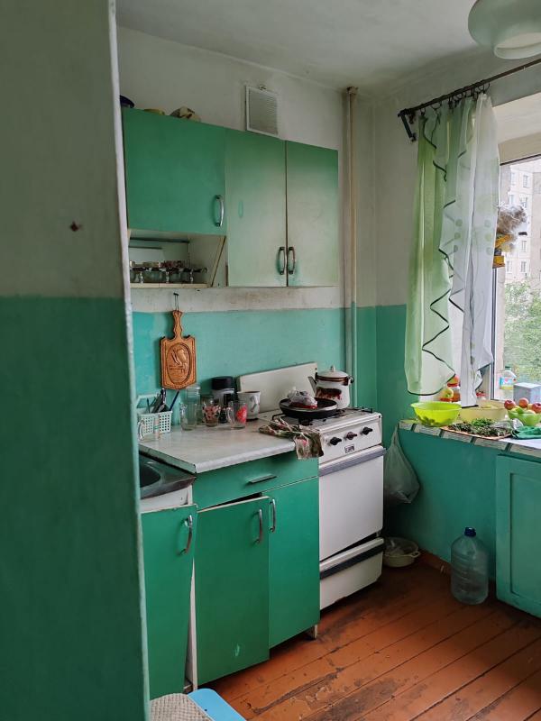 Продам 1- комнатную ( 35 кв) в кирпичном доме, на третьем этаже. - Новотроицк