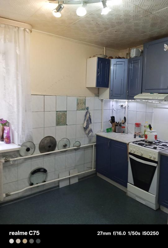 Продам 2 к квартиру, ходы раздельные, большой коридор,кухня 8,5 кв. - Новотроицк