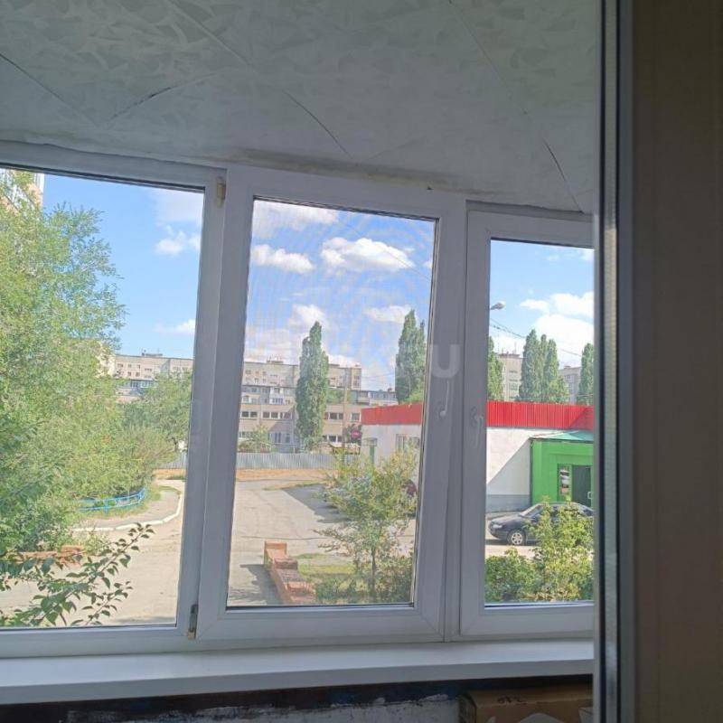 Продам 1 комн кв, улучшенной планировки 1/9, лоджия застеклена, ремонт, район Ленты. - Орск