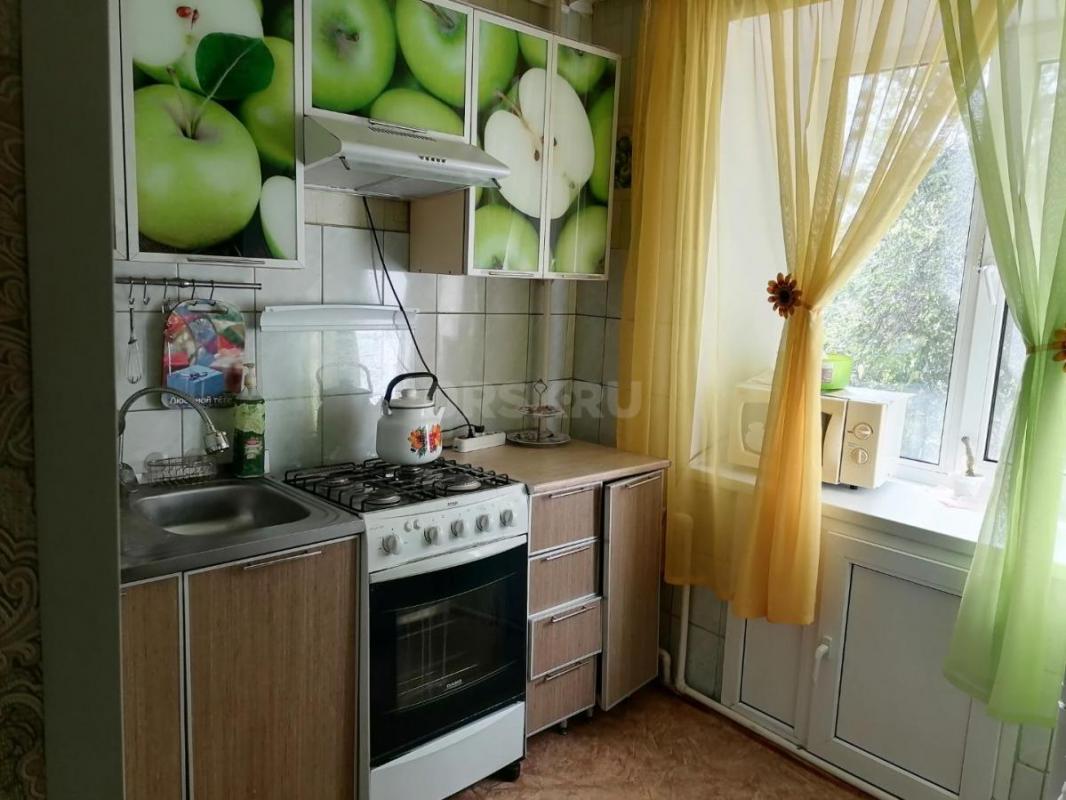 Продам 2х комнатную квартиру ОЗТП, 7мкр, 2/5эт. - Орск